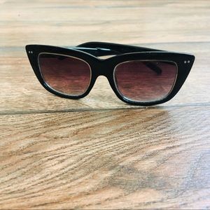 ❤️3 for $10❤️ Super chic black sunglasses